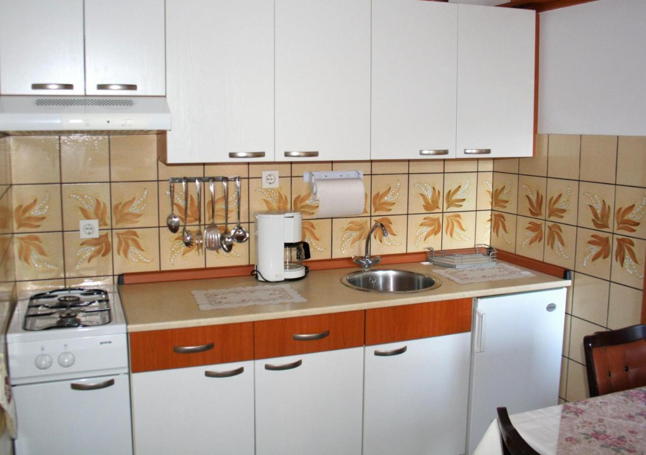 Apartmani Crikvenica 30080 - Libuska Kamer foto