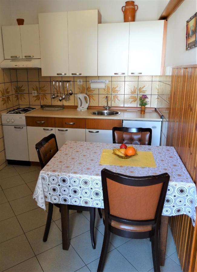 Apartmani Crikvenica 30080 - Libuska Kamer foto